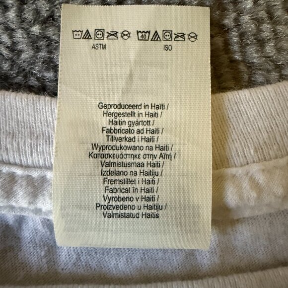 2019 Jonas Brothers Happiness Begins Tour White Gildan T-Shirt Men's Size Medium - Picture 9 of 9